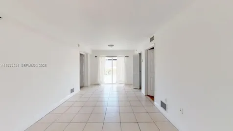 2415 NW 16th St Road Miami FL 33125