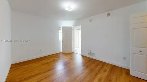 2415 NW 16th St Road Miami FL 33125