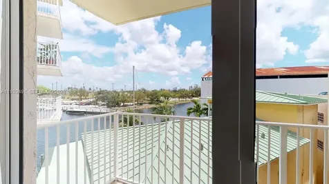 2415 NW 16th St Road Miami FL 33125