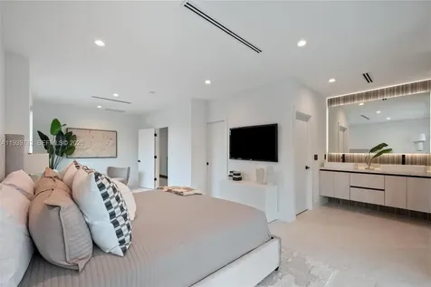 2939 SW 21st Street Miami FL 33145
