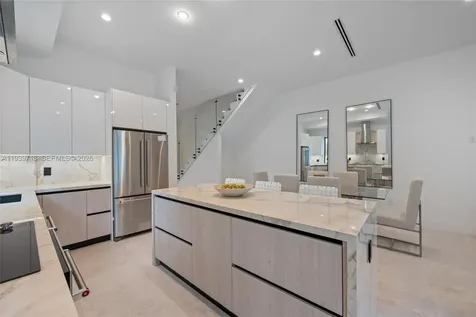 2939 SW 21st Street Miami FL 33145