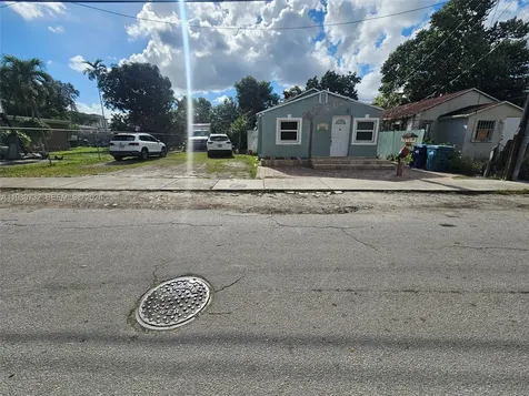 2944 NW 44th Street Miami FL 33142