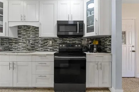 325 SE 9th Avenue Hialeah FL 33010