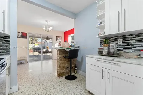 325 SE 9th Avenue Hialeah FL 33010