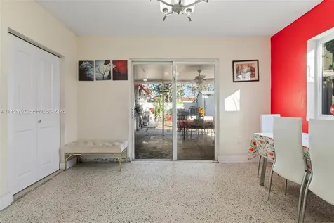 325 SE 9th Avenue Hialeah FL 33010