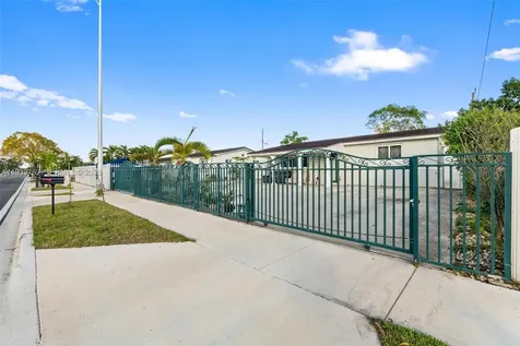 325 SE 9th Avenue Hialeah FL 33010