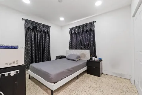 325 SE 9th Avenue Hialeah FL 33010