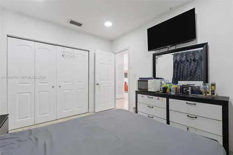 325 SE 9th Avenue Hialeah FL 33010