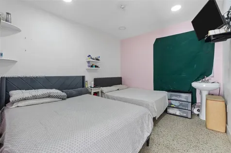 325 SE 9th Avenue Hialeah FL 33010