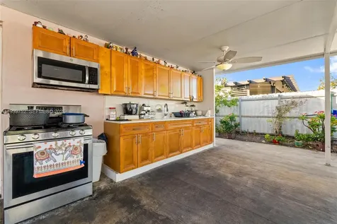 325 SE 9th Avenue Hialeah FL 33010