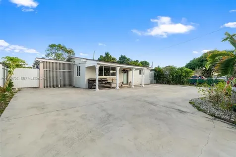 325 SE 9th Avenue Hialeah FL 33010