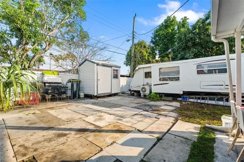 325 SE 9th Avenue Hialeah FL 33010
