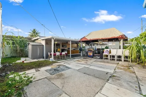 325 SE 9th Avenue Hialeah FL 33010