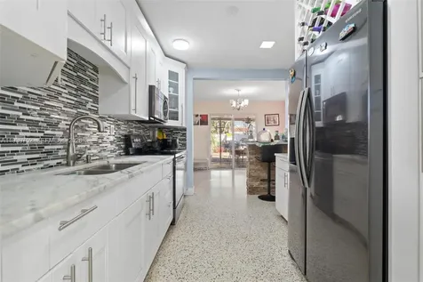 325 SE 9th Avenue Hialeah FL 33010