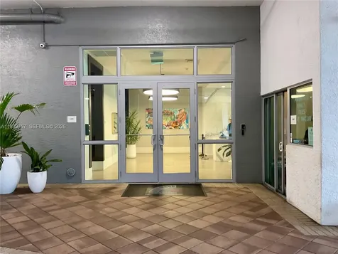 140 S Dixie Highway Hollywood FL 33020