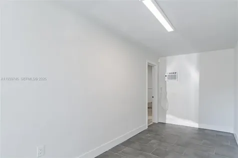 453 W 28th Street Hialeah FL 33010