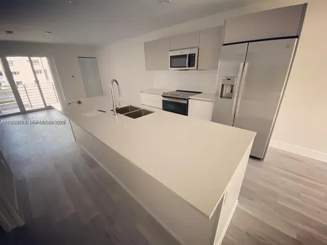 2505 NE 193rd Street Aventura FL 33180