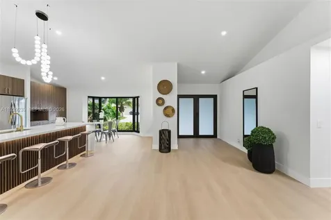 2 Dunbar Road Palm Beach Gardens FL 33418