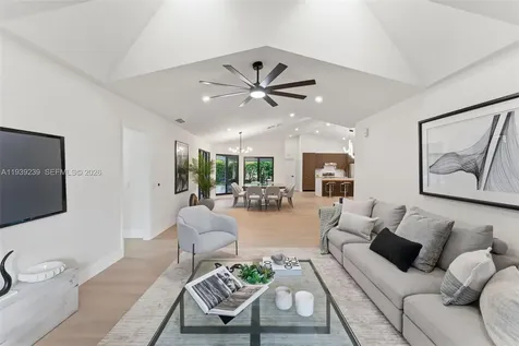 2 Dunbar Road Palm Beach Gardens FL 33418