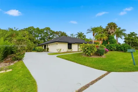 2 Dunbar Road Palm Beach Gardens FL 33418