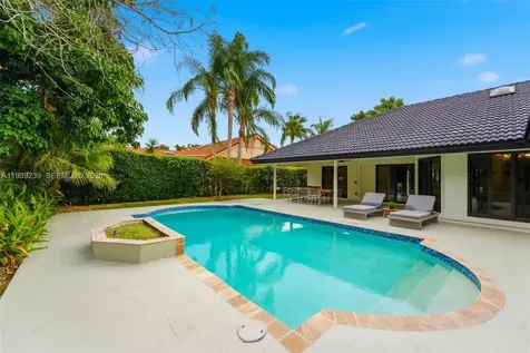 2 Dunbar Road Palm Beach Gardens FL 33418