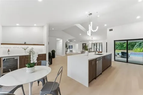 2 Dunbar Road Palm Beach Gardens FL 33418