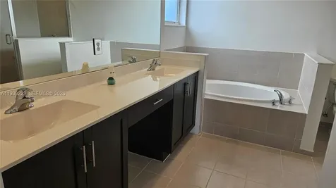1433 SE 27th Terrace Homestead FL 33035