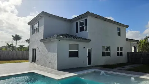 1433 SE 27th Terrace Homestead FL 33035