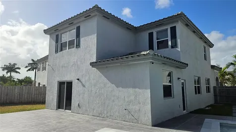 1433 SE 27th Terrace Homestead FL 33035