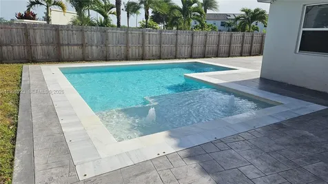 1433 SE 27th Terrace Homestead FL 33035