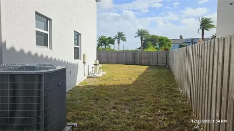 1433 SE 27th Terrace Homestead FL 33035