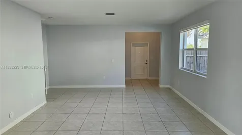 1433 SE 27th Terrace Homestead FL 33035