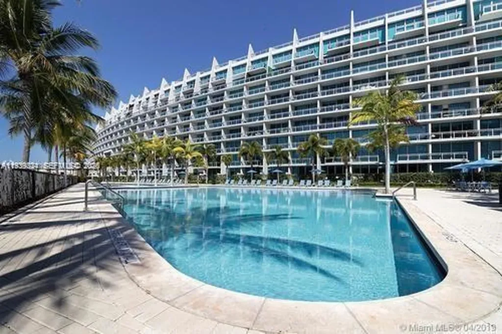 2950 NE 188 Street Aventura FL 33180