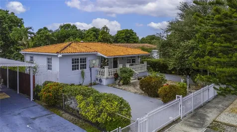 116 E 59 Hialeah FL 33013