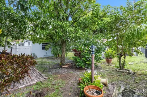116 E 59 Hialeah FL 33013