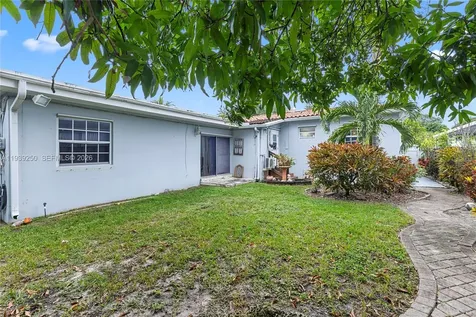 116 E 59 Hialeah FL 33013