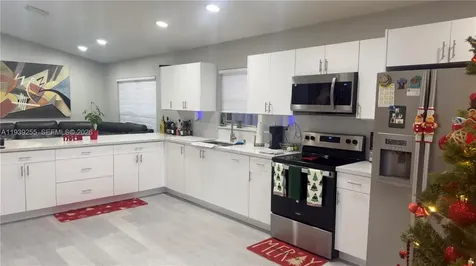 2006 SE 14th Court Homestead FL 33035