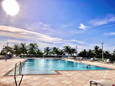 100 Lincoln Road Miami Beach FL 33139