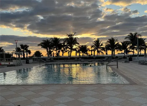 100 Lincoln Road Miami Beach FL 33139