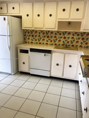 18011 Biscayne Boulevard Aventura FL 33160