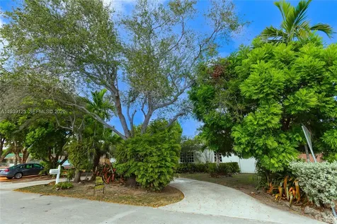 6765 SW 51st Street Miami FL 33155