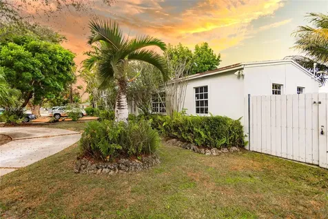 6765 SW 51st Street Miami FL 33155