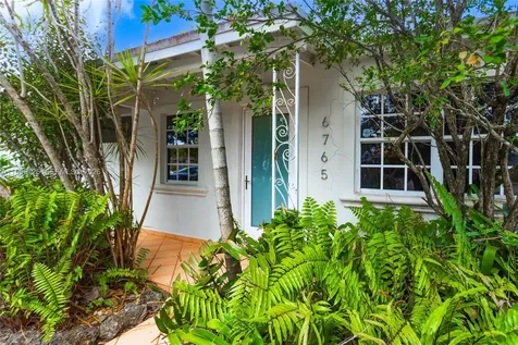 6765 SW 51st Street Miami FL 33155