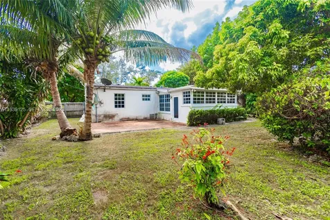 6765 SW 51st Street Miami FL 33155