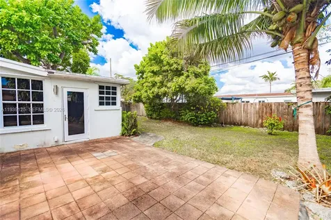 6765 SW 51st Street Miami FL 33155