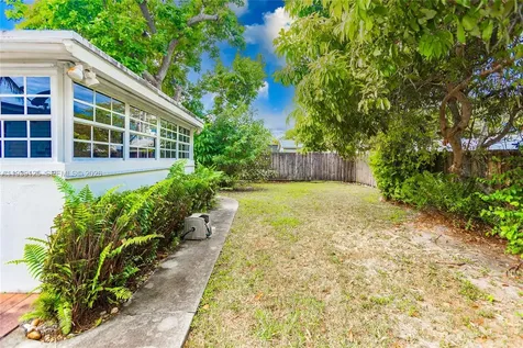 6765 SW 51st Street Miami FL 33155
