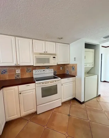 6575 W Oakland Park Boulevard Lauderhill FL 33313