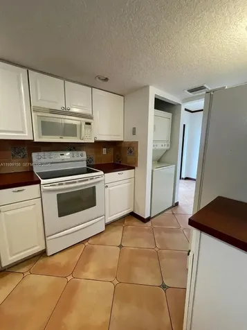 6575 W Oakland Park Boulevard Lauderhill FL 33313