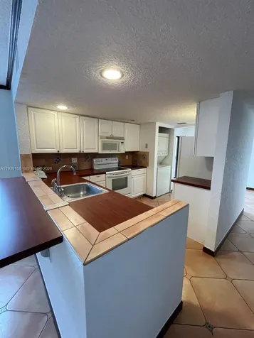 6575 W Oakland Park Boulevard Lauderhill FL 33313