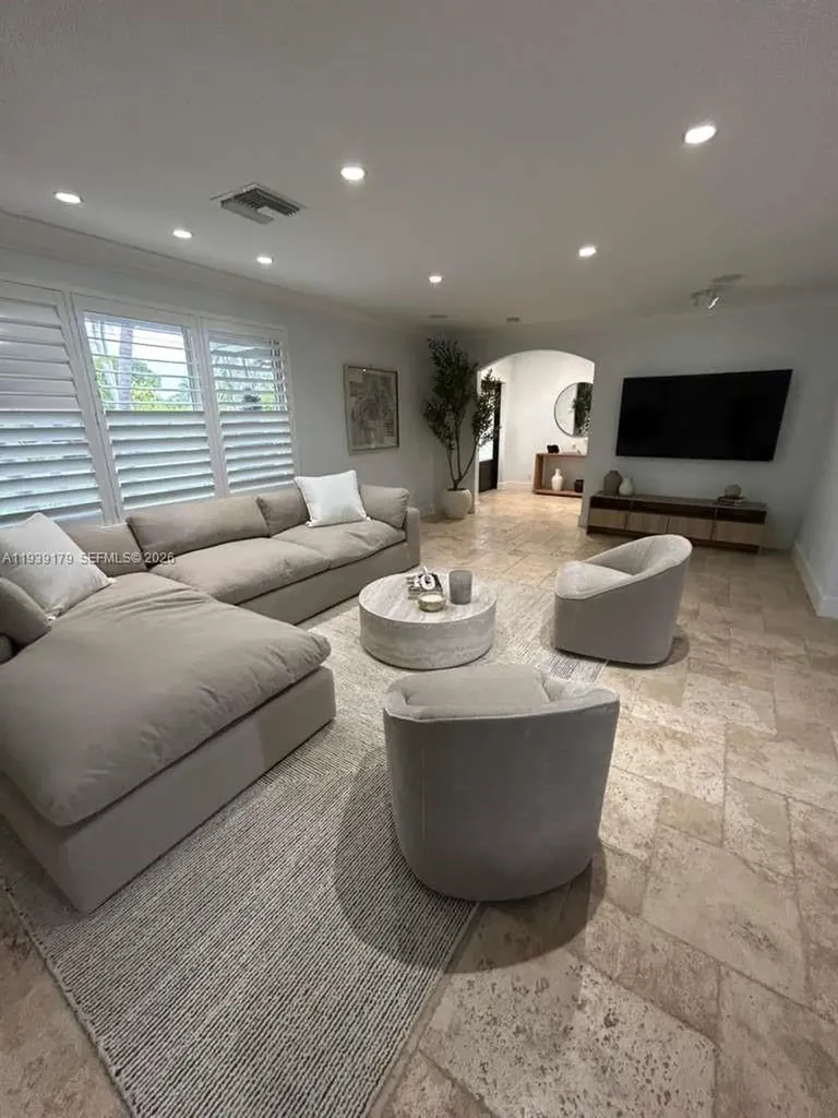 1108 Washington Street Hollywood FL 33019